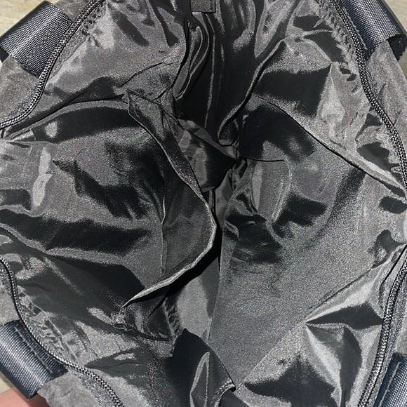 PINK Victoria’s Secret NEW nylon puffer quilted Tote Bag NWOT - Picture 7 of 10